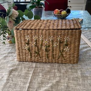 Straw box